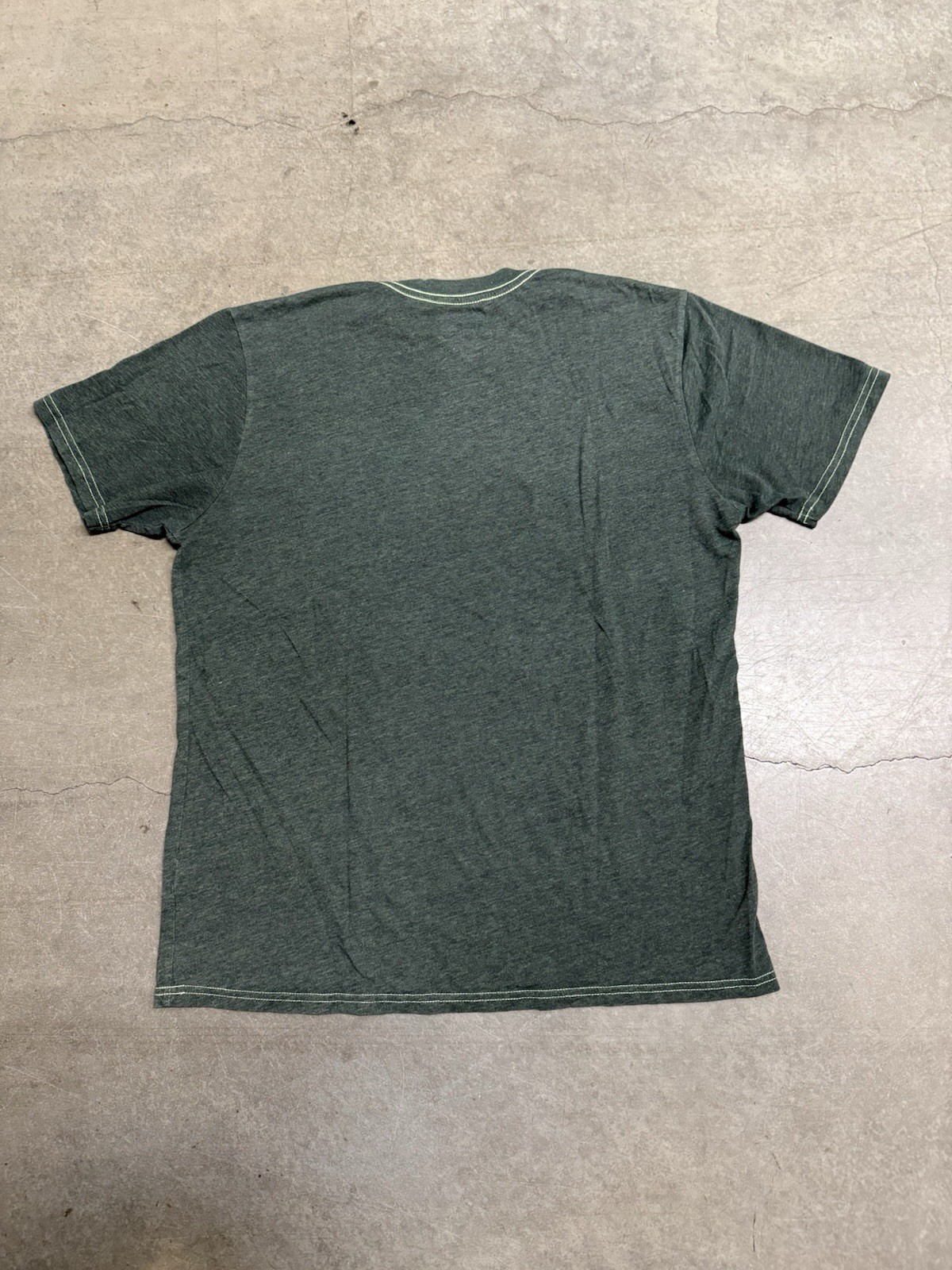 2000’s Billabong Big Graphic Print Wing-Logo Design T-Shirt Men’s Large Green gallery
