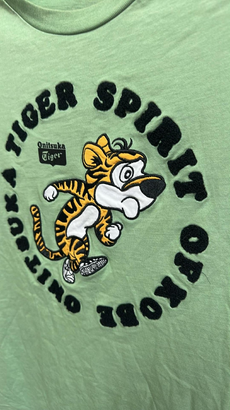 Onitsuka Tiger GRAPHIC TEE. t-shirt green. size M. gallery