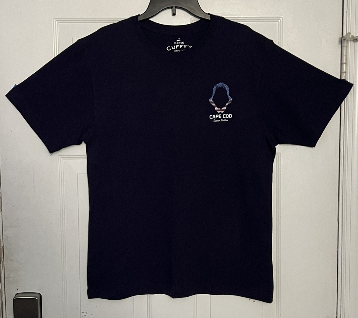 Cuffy's Cape Cod Double- Sided Navy Blue T-Shirt Men's Size Large Shark USA gallery