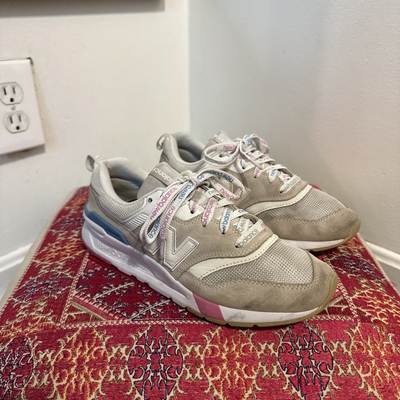 i7 New Balance 997H Women Size 7 Tan Suede Pink Laces Comfort Casual Shoes Gym