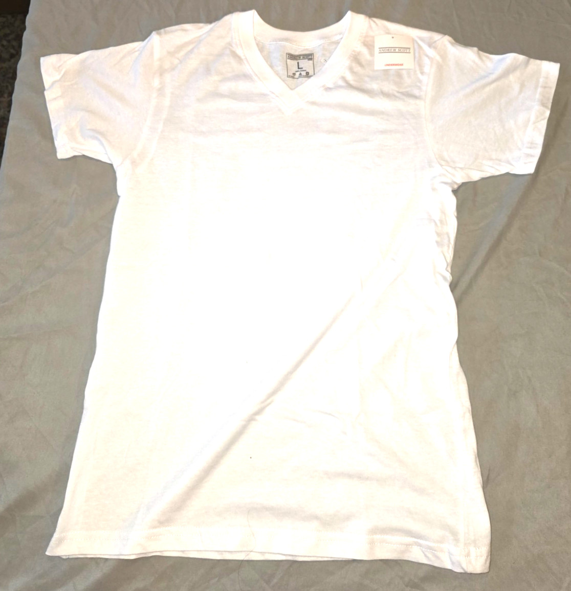 Andrew Scott Kids Sz. Large white V-neck under/outerwear T-shirt MSRP $40 NEW