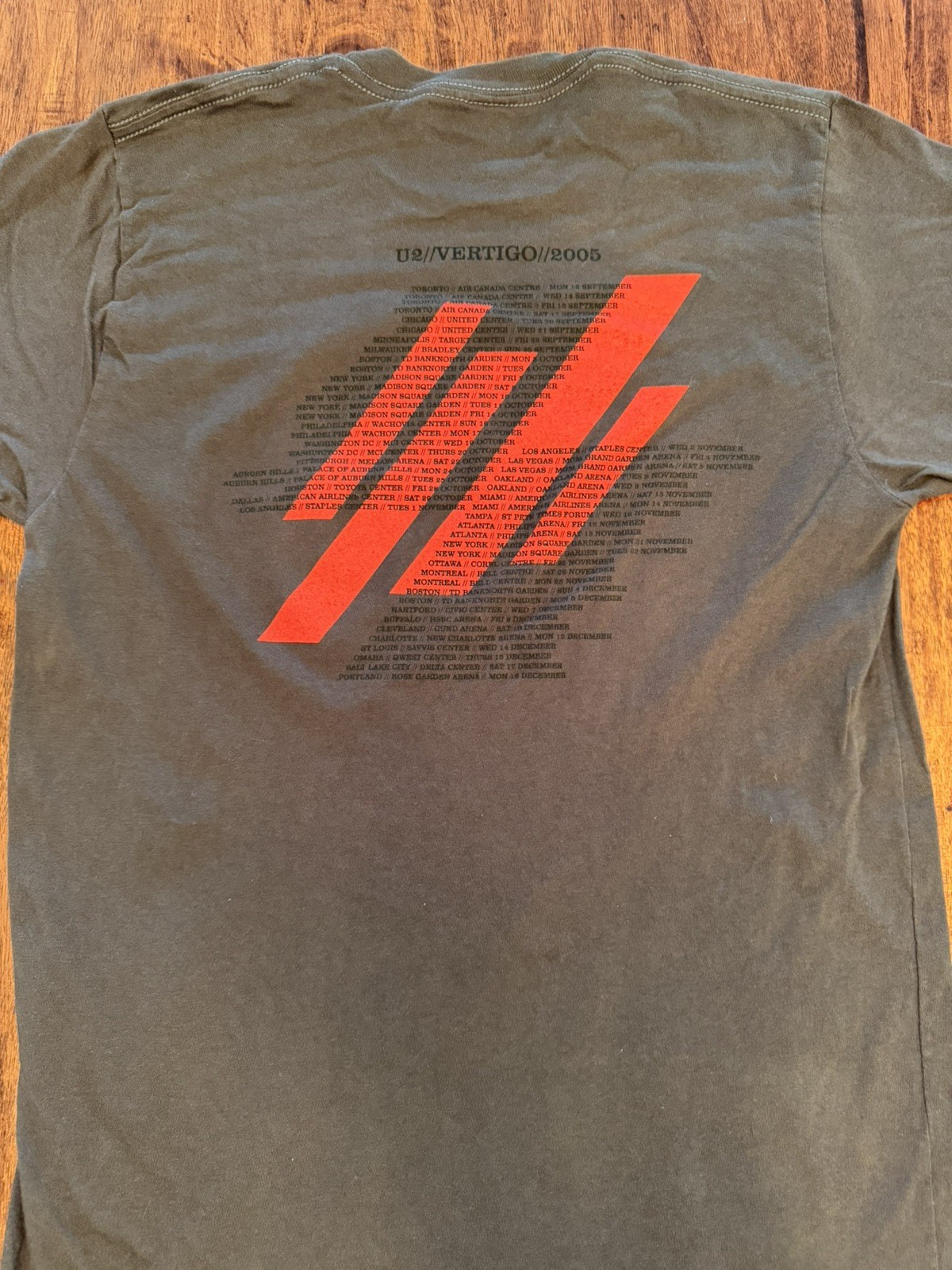 U2 Vertigo 2005 Tour Gray Shirt Size Small gallery