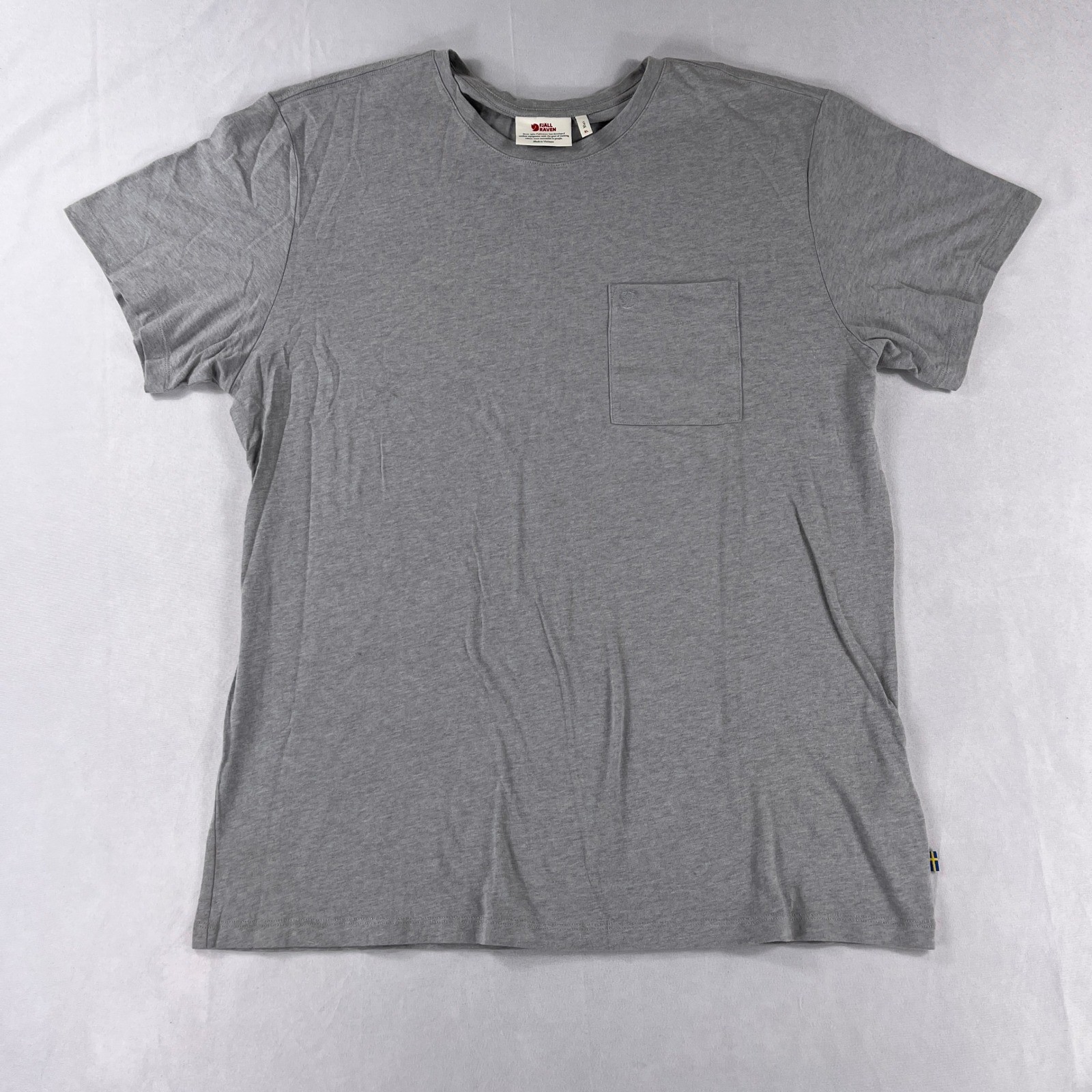 Fjallraven T-Shirt Mens XL Gray Short Sleeve Pocket Crew Neck Logo Cotton Tee gallery