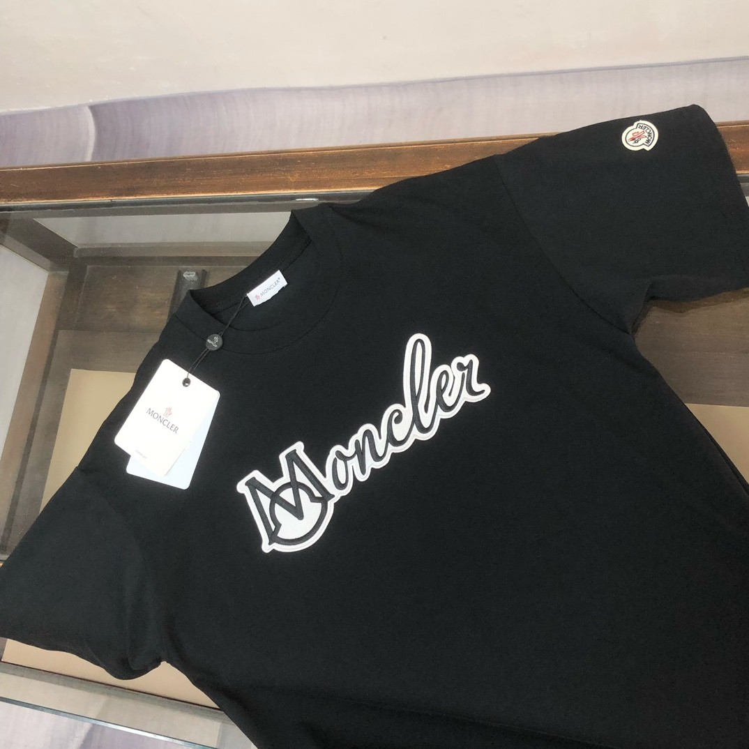 New Moncler Unisex Black Crew-Neck Short-Sleeve Cotton T-Shirt M gallery