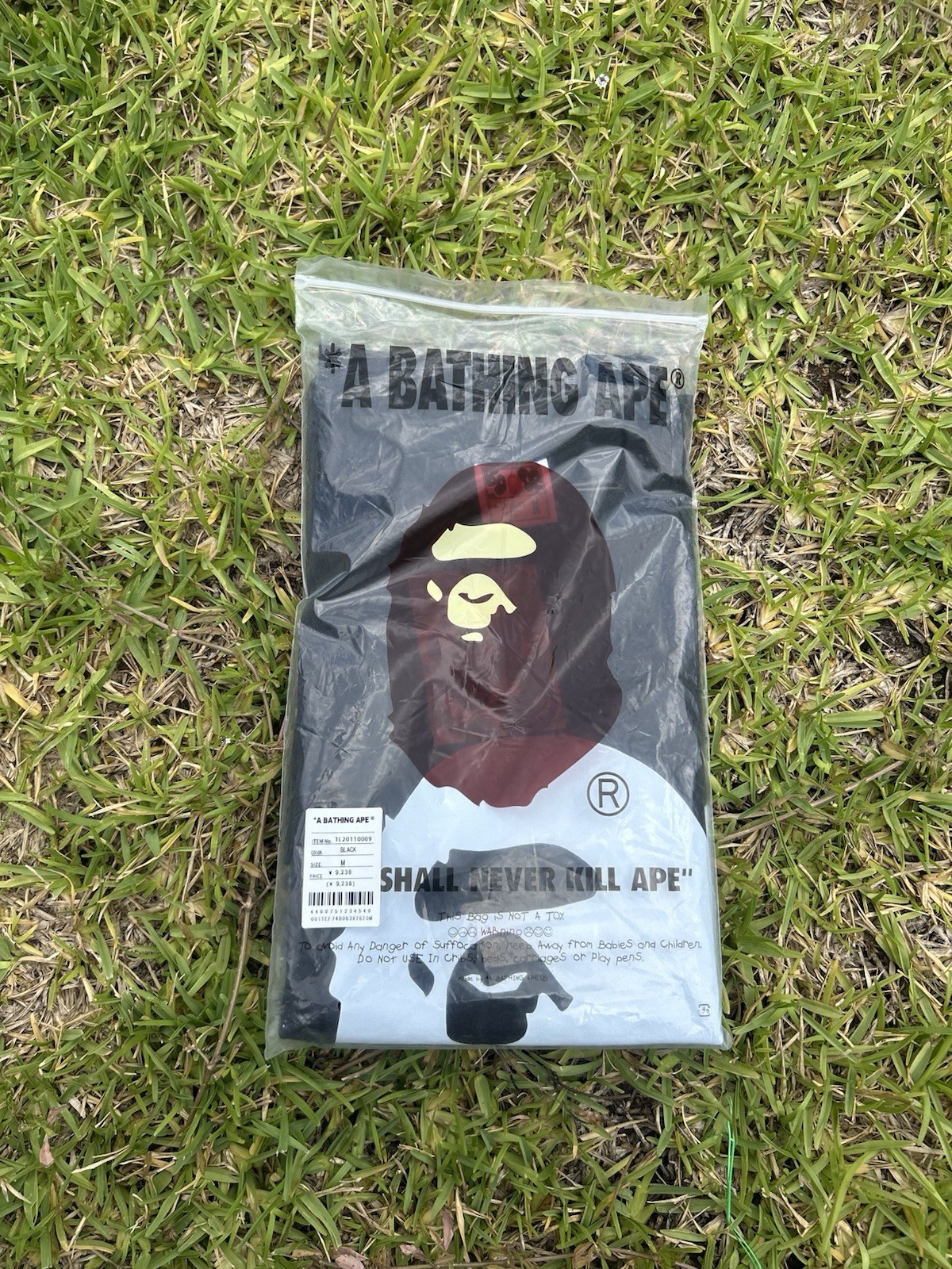 A Bathing Ape BAPE Ape Head Logo Graphic Tee Men's M Black/White Crew Neck gallery