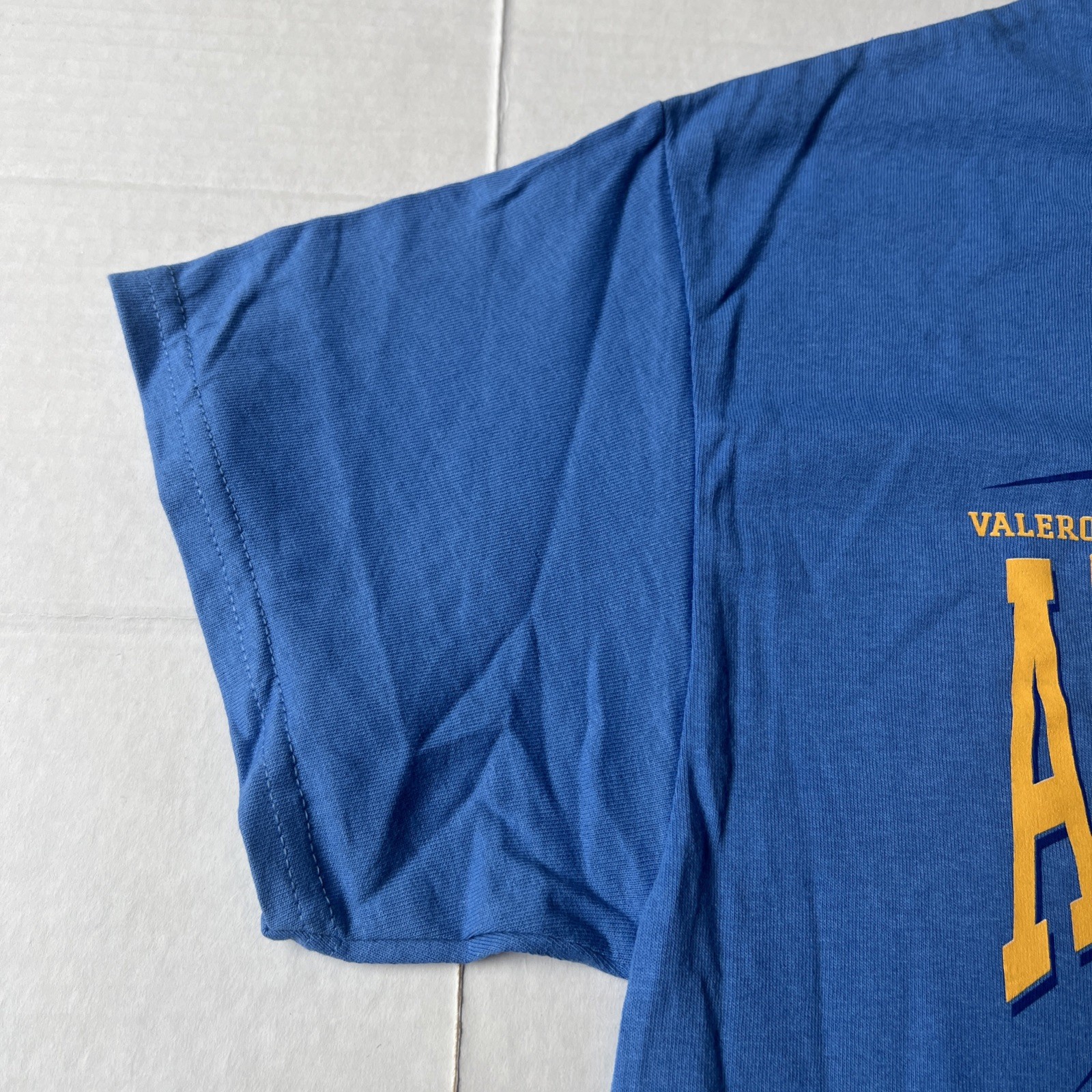 Rare UCLA Bruins Football 2015 Alamo Bowl Jan 2nd Shirt Medium Deadstock NWT gallery