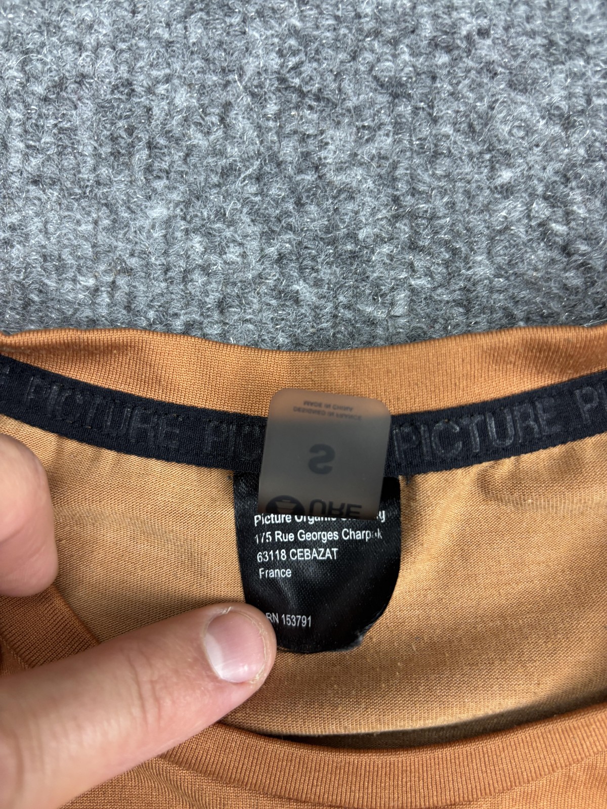 Picture Organic Clothing Shirt Mens Small Brown Recycled Blend Logo Tee Crewneck gallery