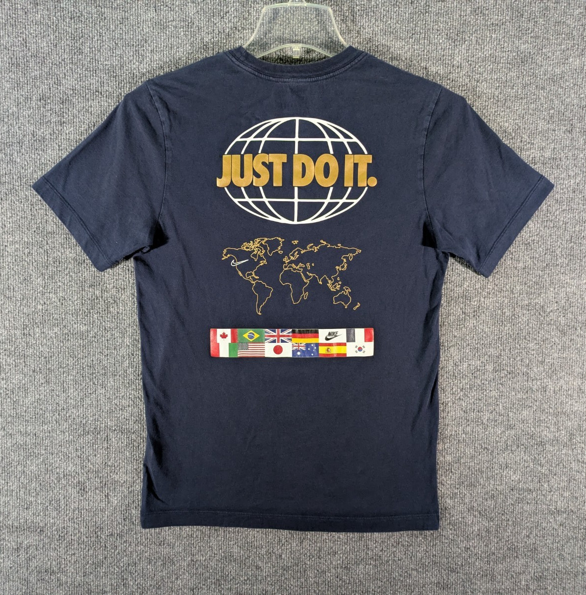 Nike Men's Small Navy Short Sleeve Graphic Tee World Globe Logo National Flags gallery