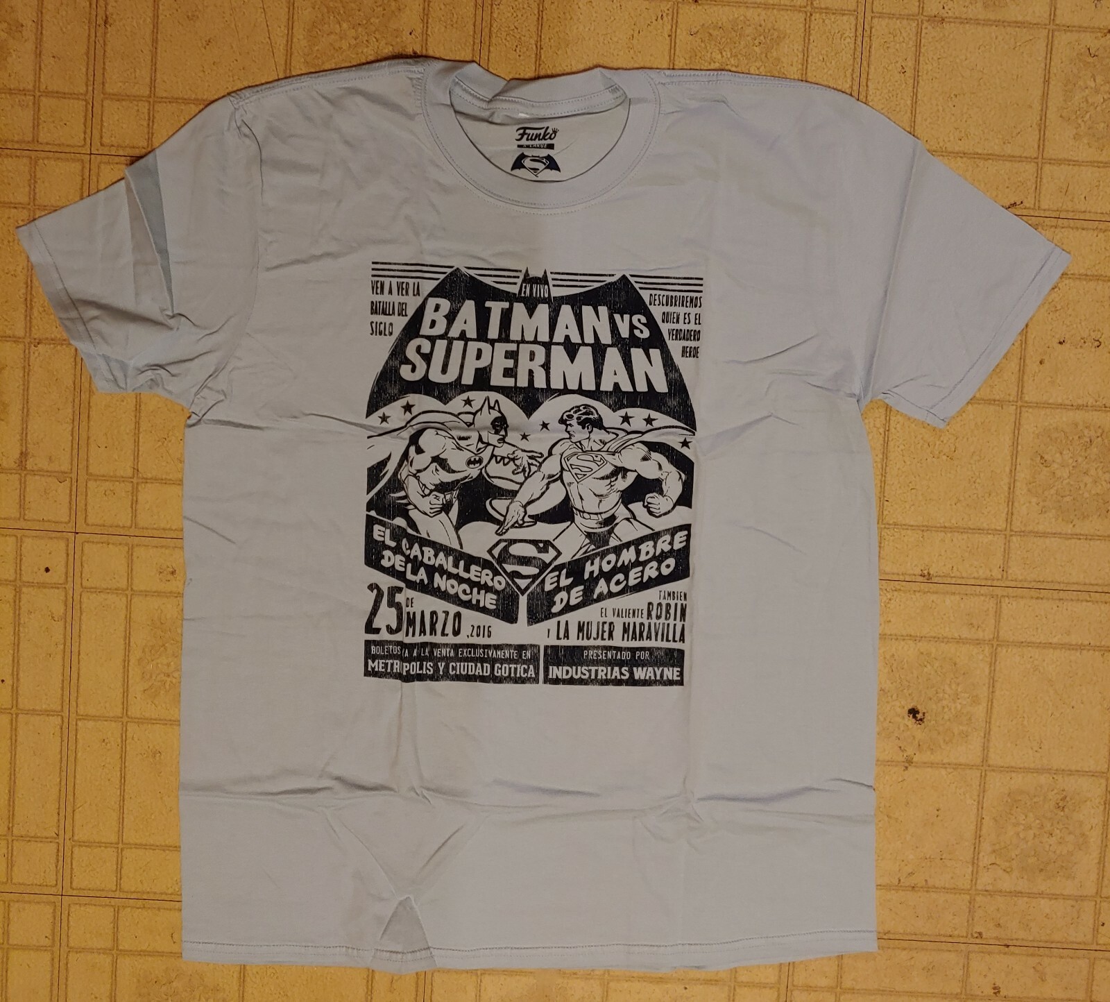 BATMAN vs SUPERMAN Light Blue T-Shirt - Men's XL - Legion of Collectors - 3/16 gallery