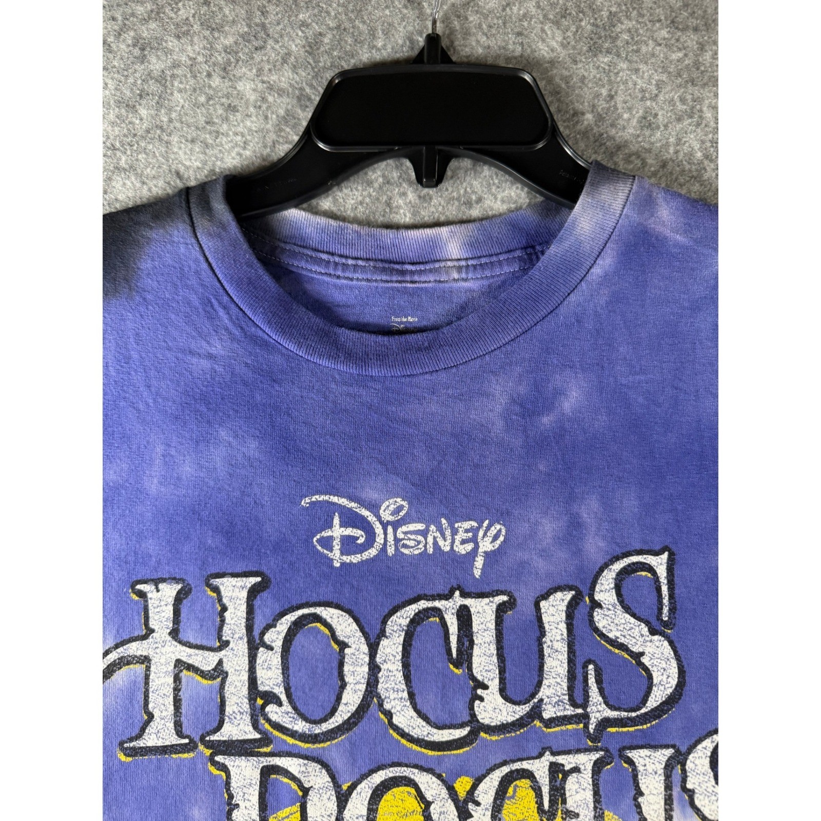 Disney Hocus Pocus Tie Dye Shirt Mens Medium Purple Black Binx Cat Halloween Tee gallery