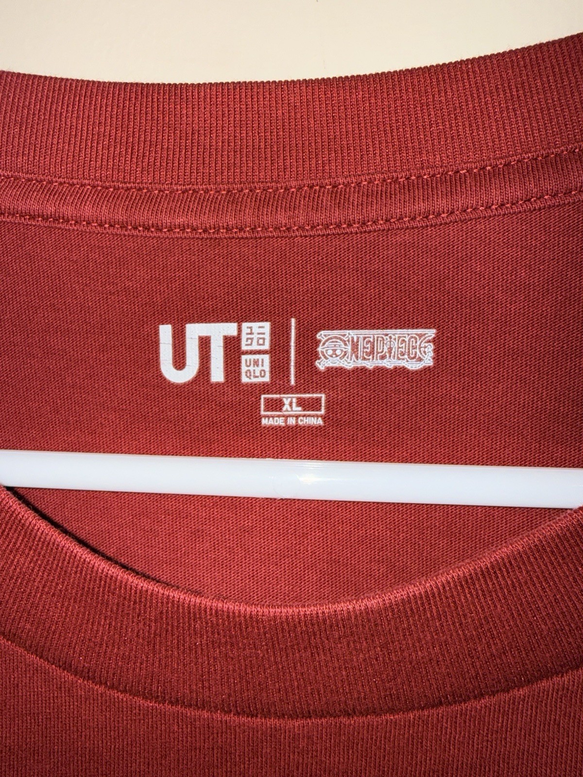 Uniqlo UT x One Piece Film Red Haired Pirates Graphic T-shirt Size XL Excellent gallery