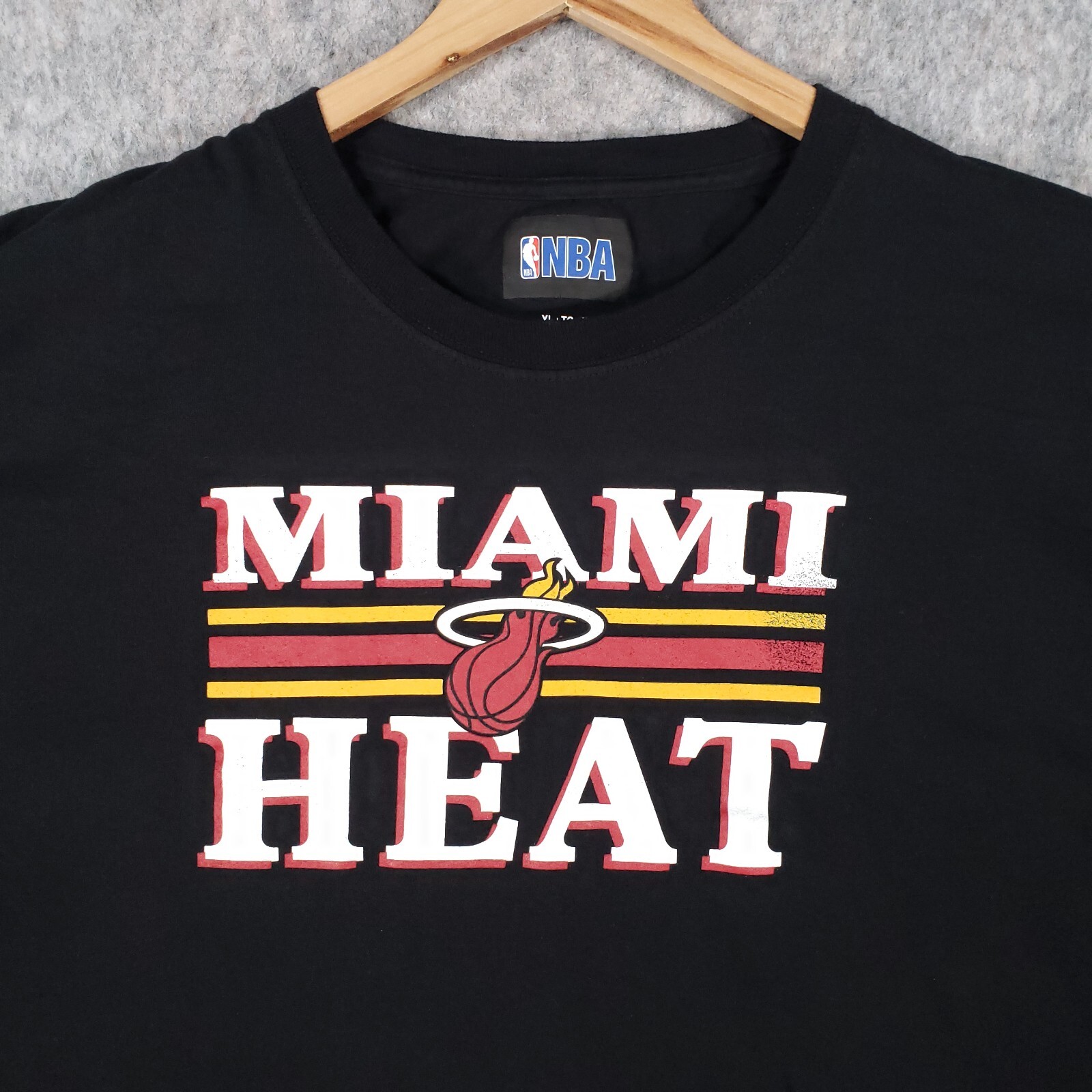 Miami Heat Shirt Mens XL Black Big Spell Out Logo Basketball NBA Casual Top gallery