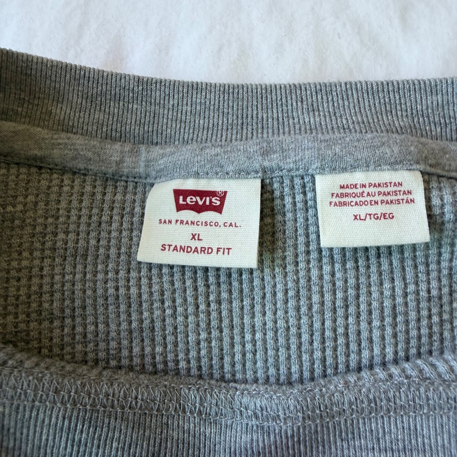 Levi's Henley Shirt Mens XL Long Sleeve Waffle Knit Thermal Gray gallery