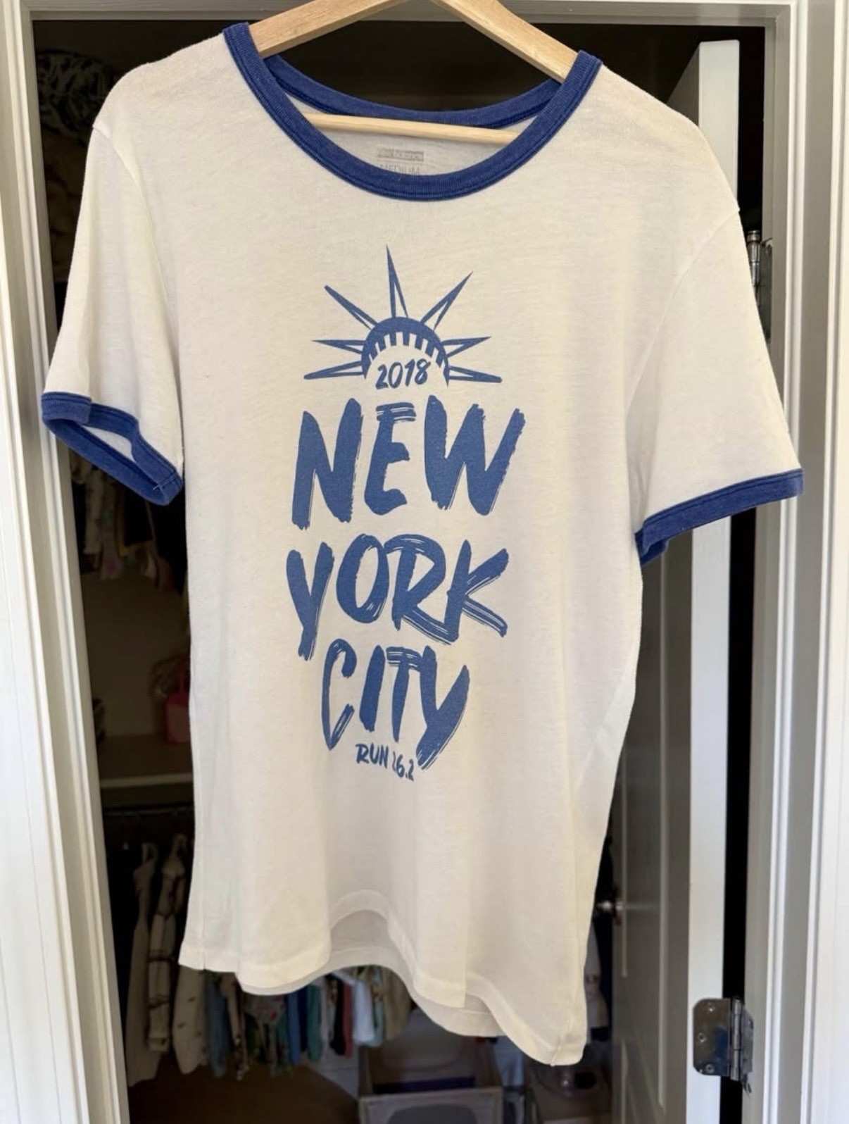 New Balance 2018 New York City Graphic Print Tee White Blue Contrasting Trim gallery