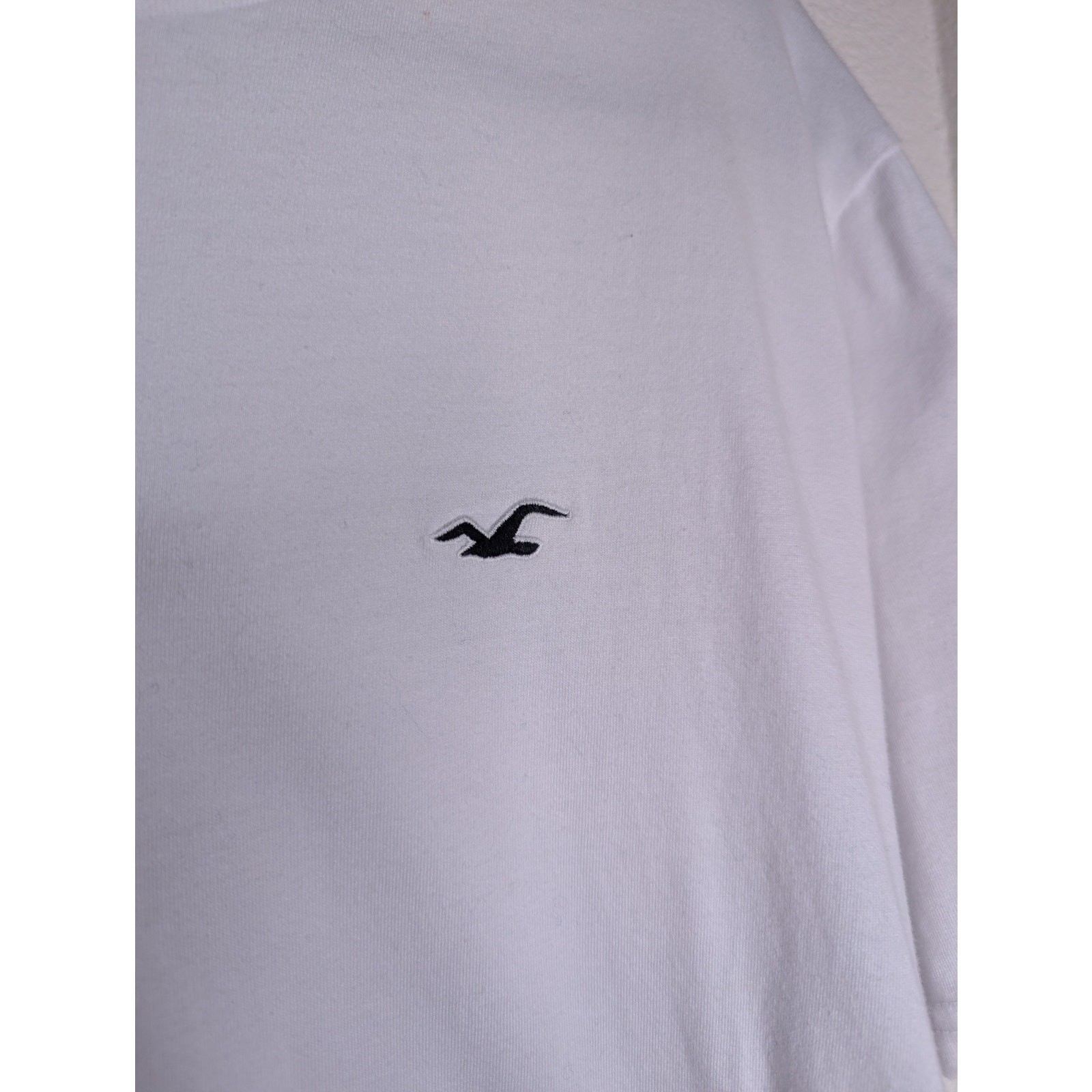Hollister Men's Crewneck White Tee XL Cotton Preppy Beach Summer Casual Travel gallery