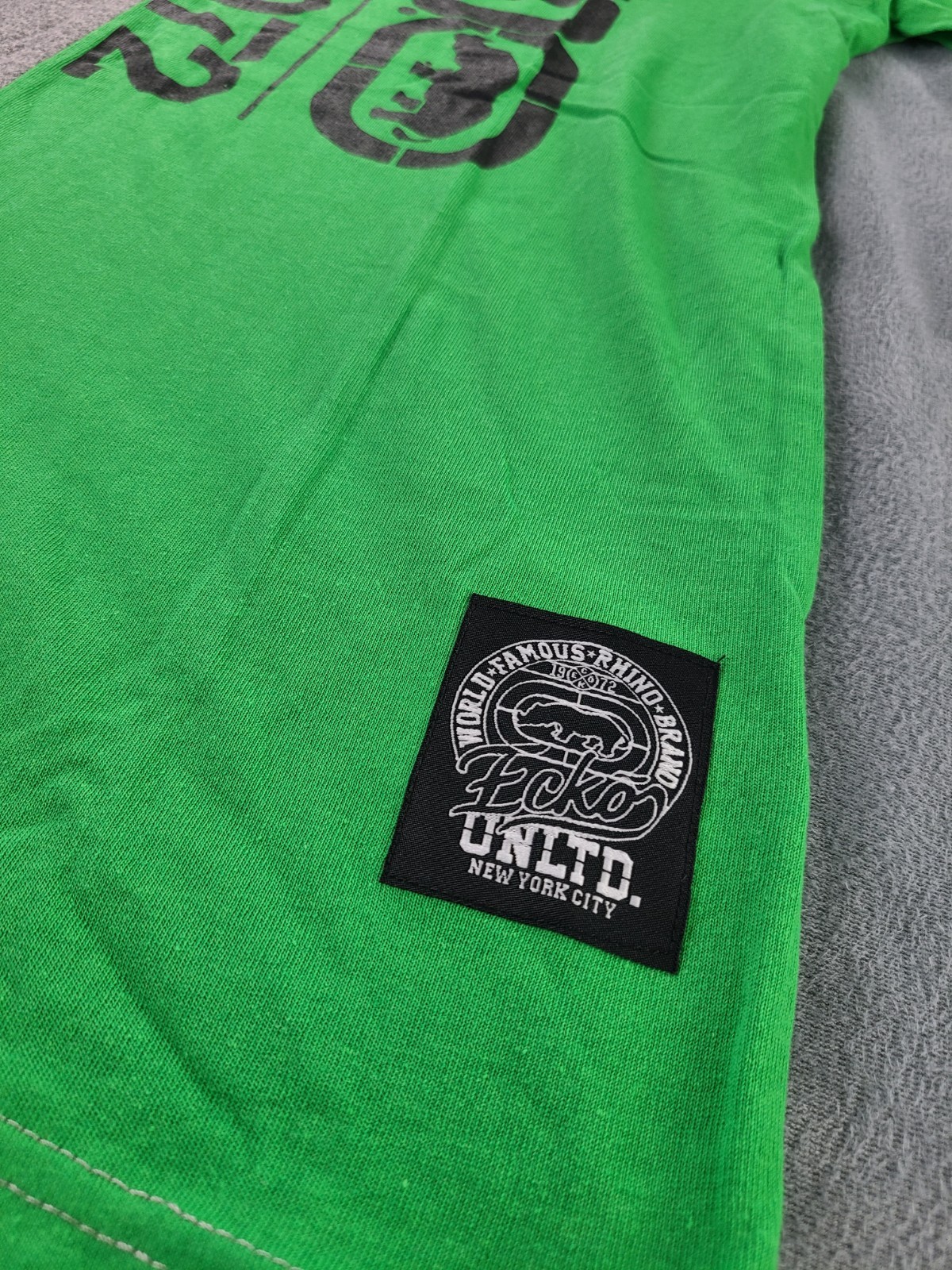 ECKO Unltd. Men's Color Block Graphic Tee Green/Grey Size Large New With Tags gallery