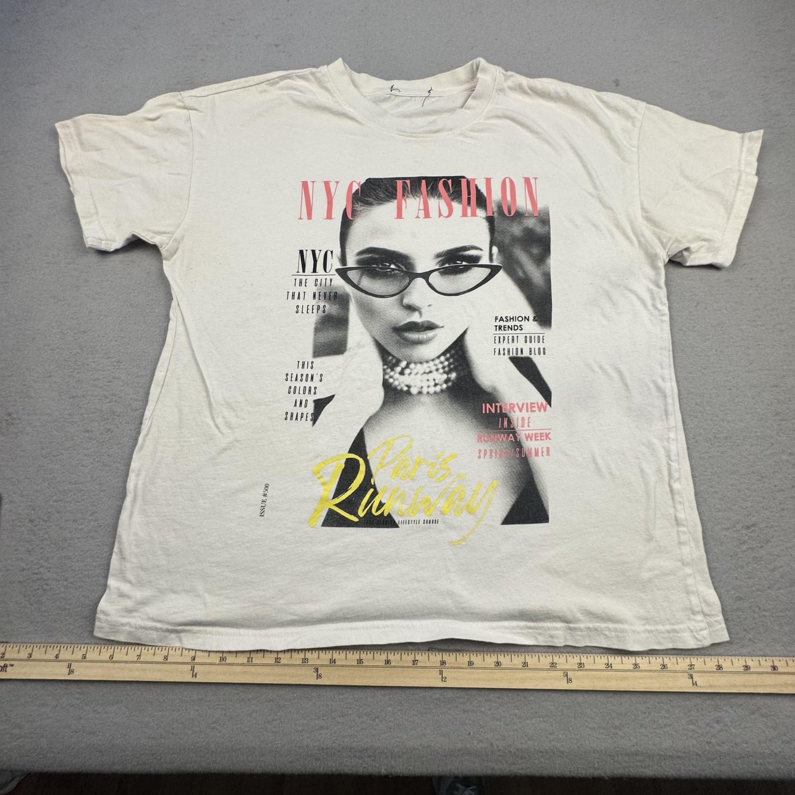 NYC Fashion Paris Runway Shirt Mens Large White Graphic Tee Streetwear Cat Eye
