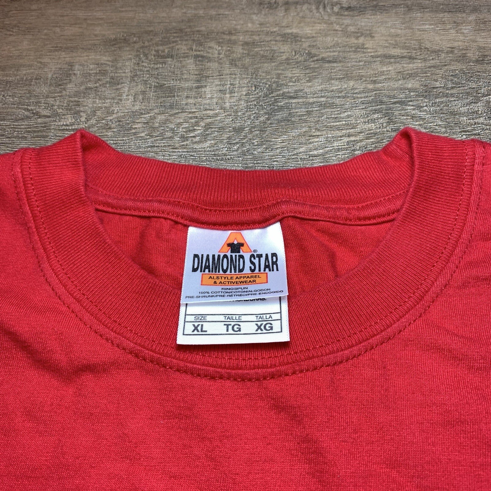 Vintage Diamond Star Allstyle Mens T-Shirt Size (XL) Red MAUI Floral T-Shirt B5 gallery
