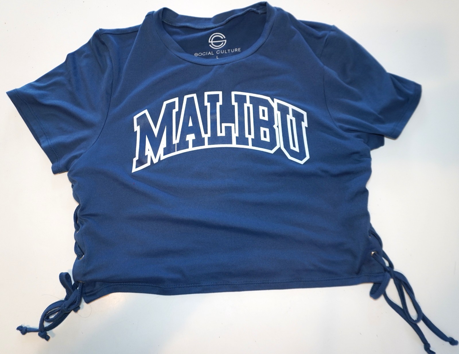 "MALIBU" CROP SHIRT WITH ADJUSTABLE SIDE TIES SIZE LARGE gallery