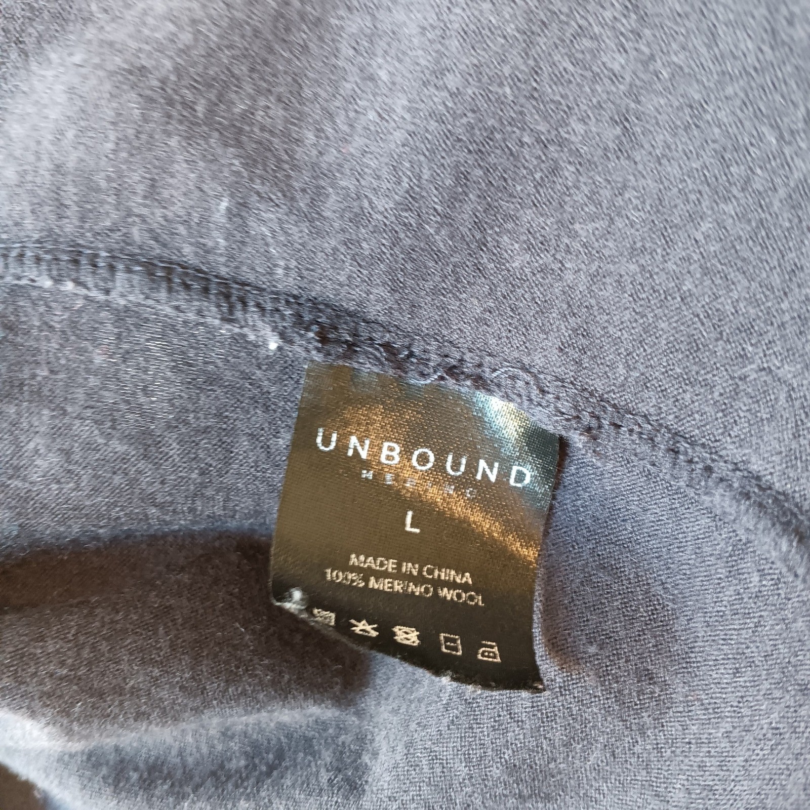 Unbound Merino Men's Charcoal Gray V Neck Short Sleeve T-Shirt Size L gallery