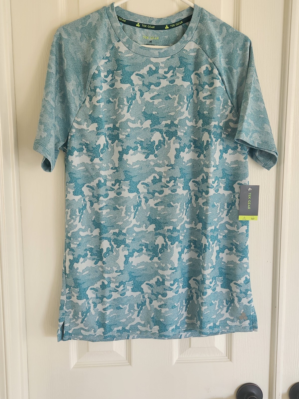 Tek Gear Shirt, Men’s Size Medium, Teal, Camouflage, Athletic Wear