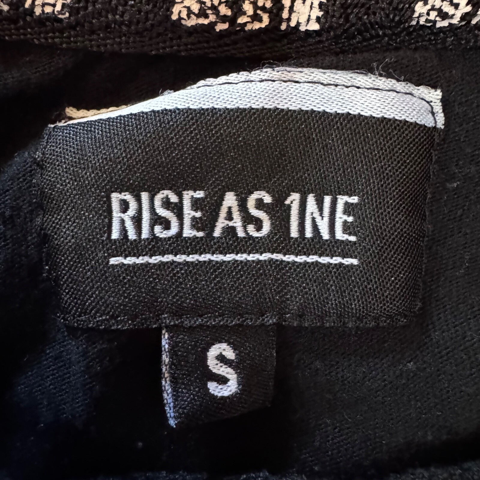 Rise as 1ne Men’s Nelson Mandela T Shirt Size SMALL Black with Splatter Design gallery