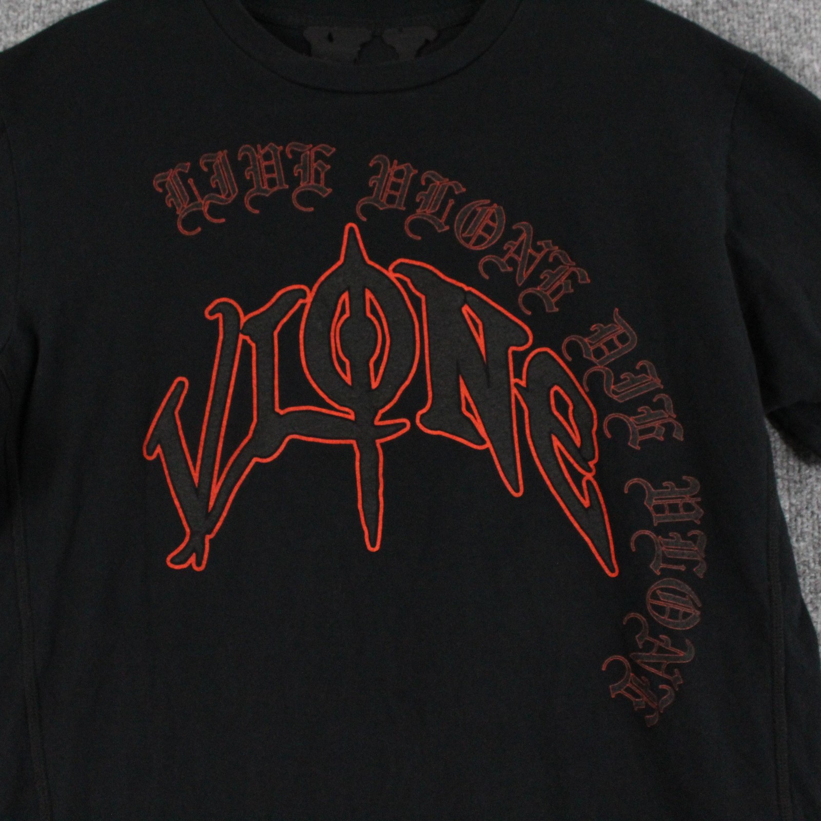 Vlone Shirt Mens Large Black Old English Script Tee Graphic Streetwear Punk gallery