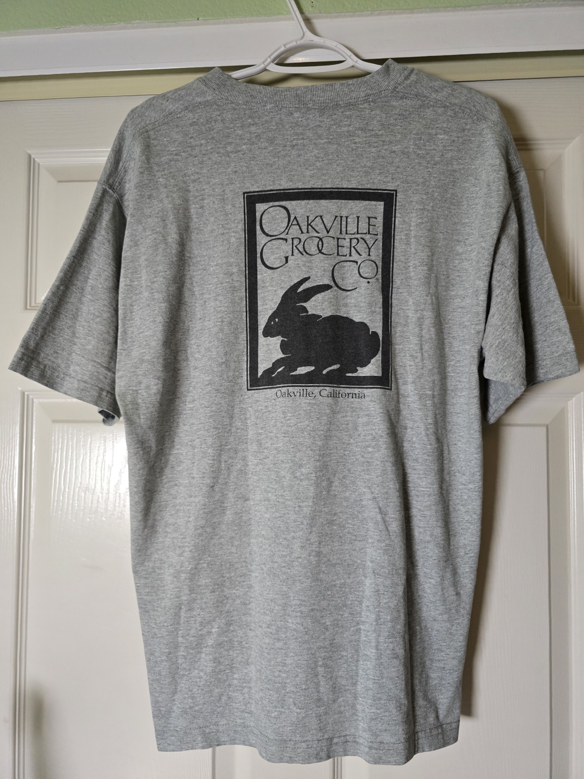 Vintage Oakville Grocery Co. Graphic T Shirt Size Large Napa Valley Bunny Fruit gallery