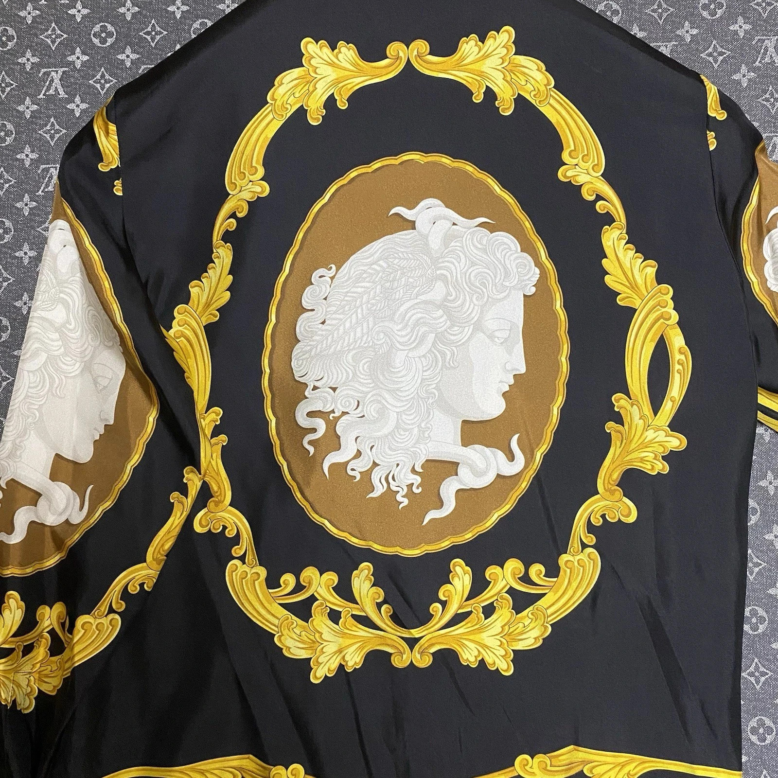 Versace Medusa Cameo silk shirt Size 42-EU NWT Formal Make A Statement gallery