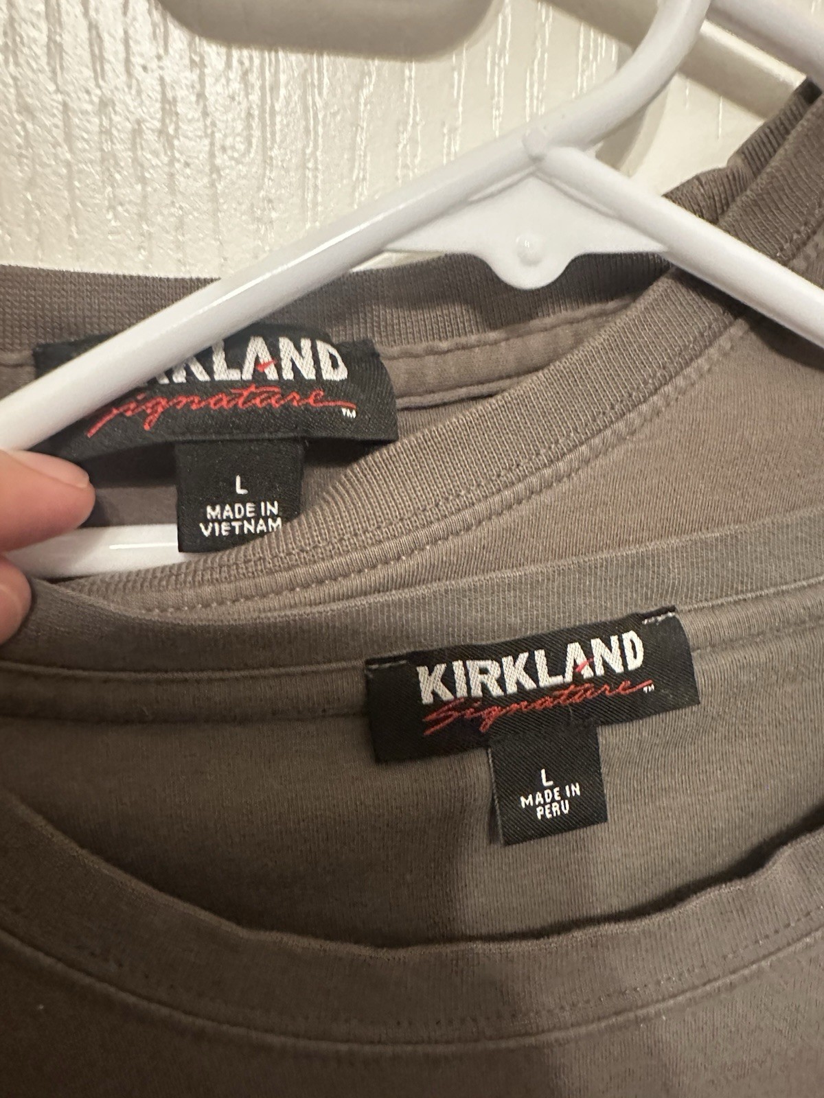 Kirkland Signature Men’s T-Shirt Size Large gallery