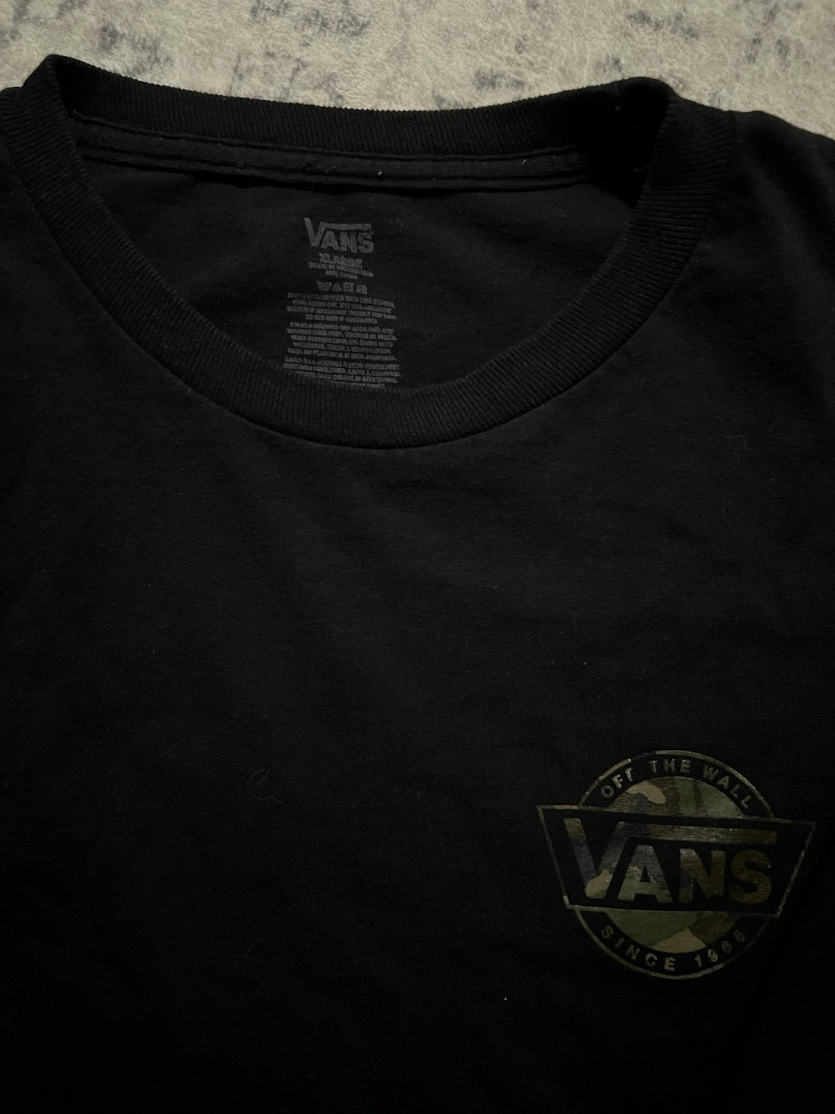 VANS Men's L Black Graphic Print Logo Crew Neck Short Sleeve T-Shirt gallery