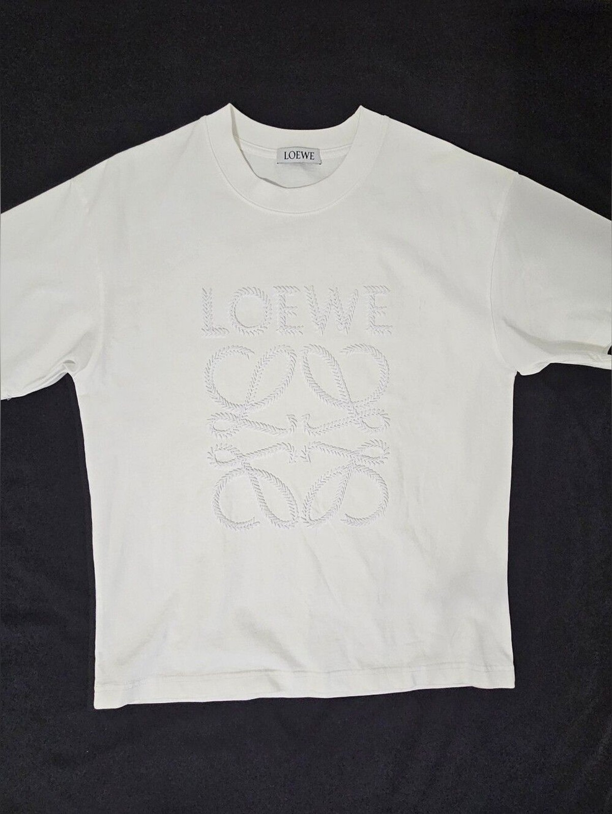Loewe Embroidered Anagram Logo T-Shirt White Size M Luxury Designer Oversized gallery