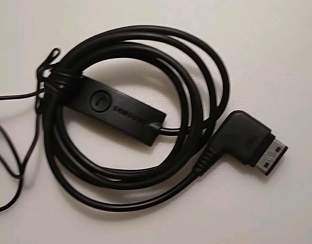 Original Samsung Stereo Headphones with Microphone EHS497Q0ME (GH59-07345A)