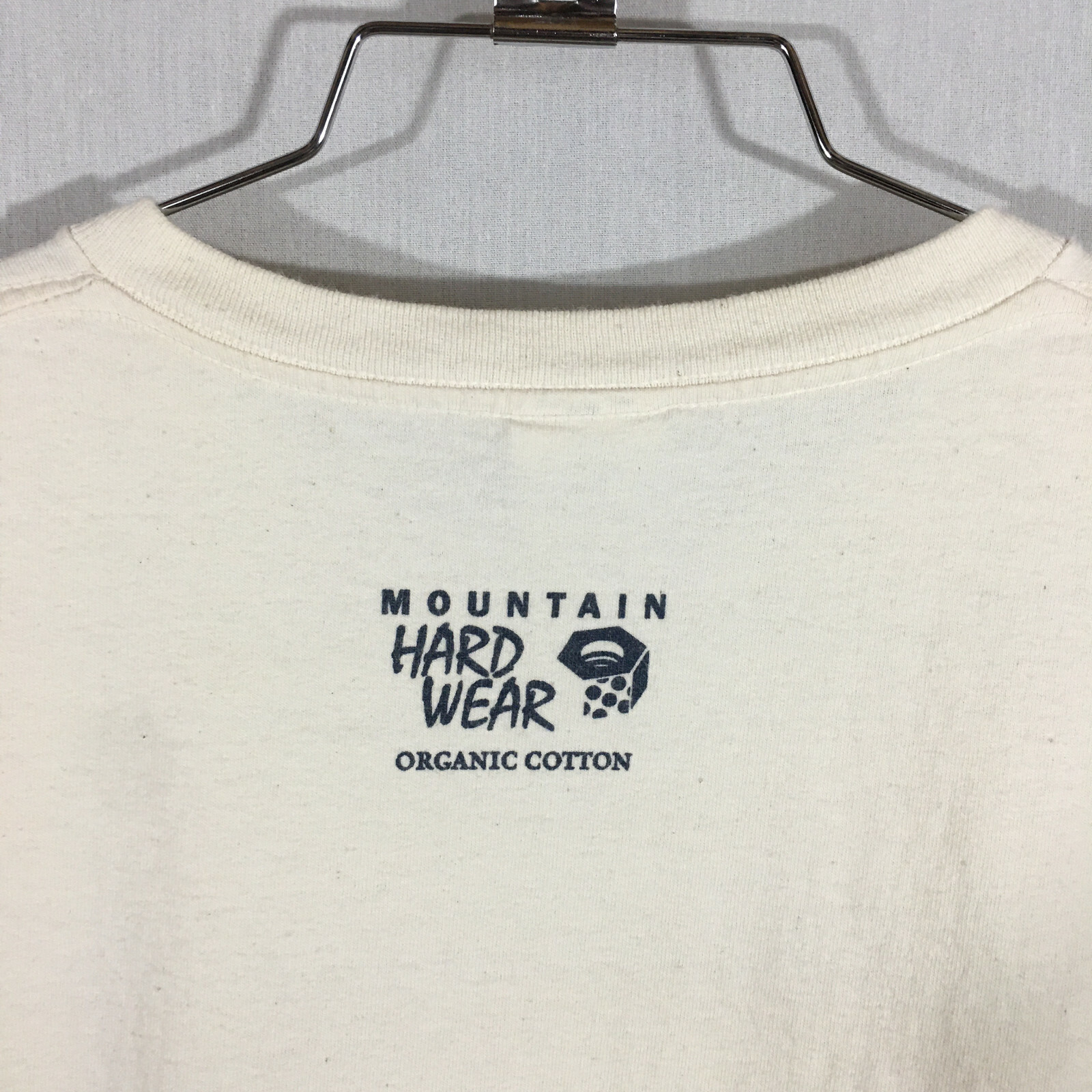 rare Mountain Hardwear Patagonia print S/S t-shirt - Natural - M's Med / Lg EUC gallery