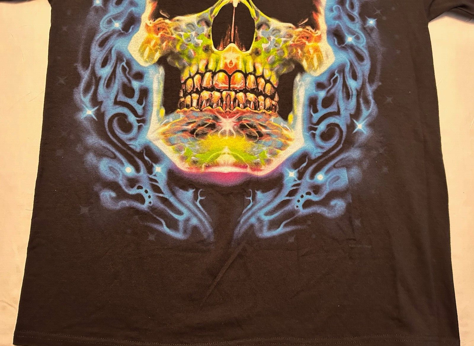 Liquid Blue Multi-Color Skull Graphic On Black T-Shirt Medium Brand New gallery