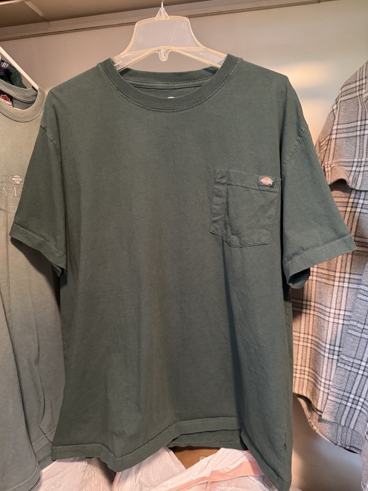 Dickies Men’s Regular Fit XL/TG Green Crew Neck Short Sleeve Pocket Logo Tee gallery