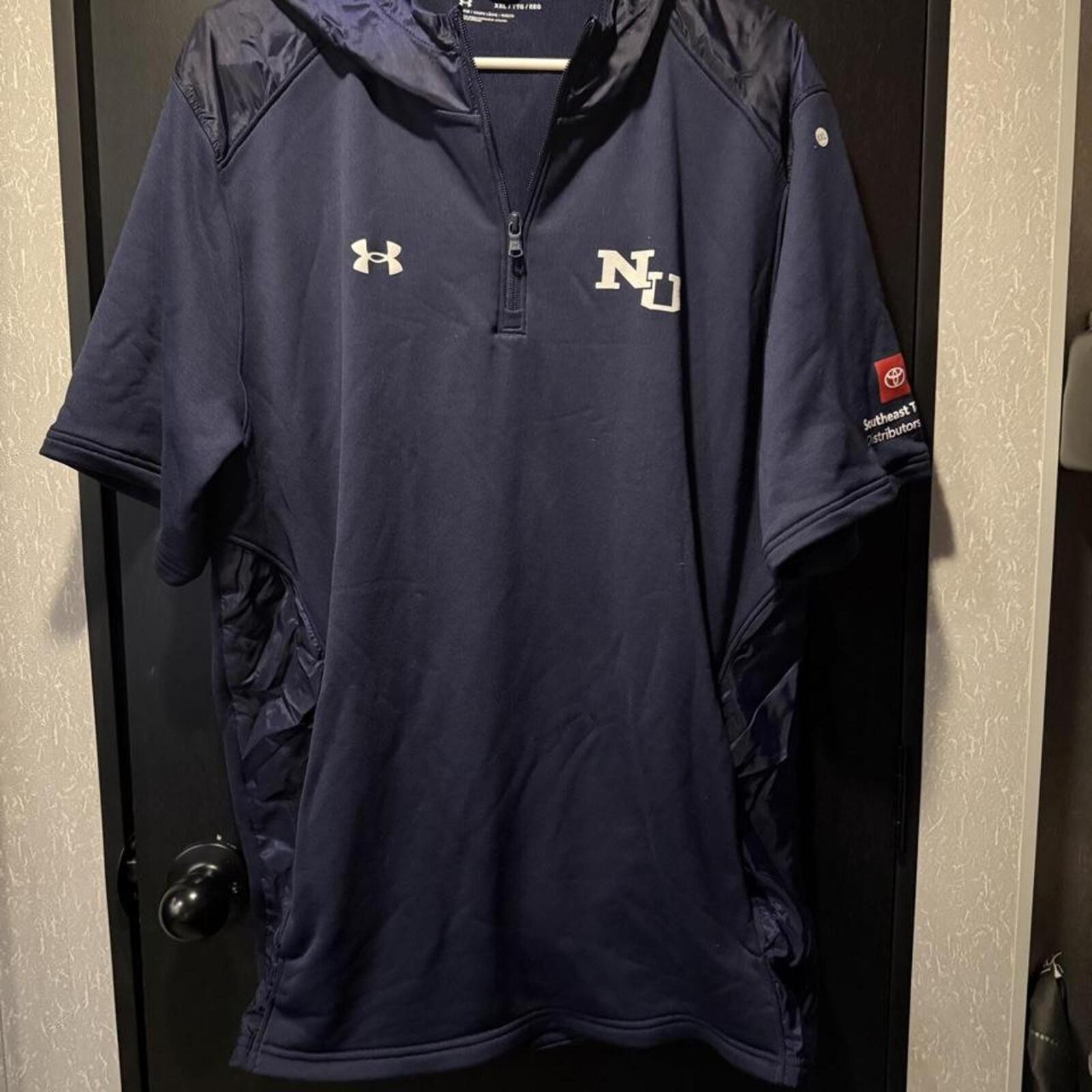 Under Armour Men's Navy and Blue Tshirt gallery