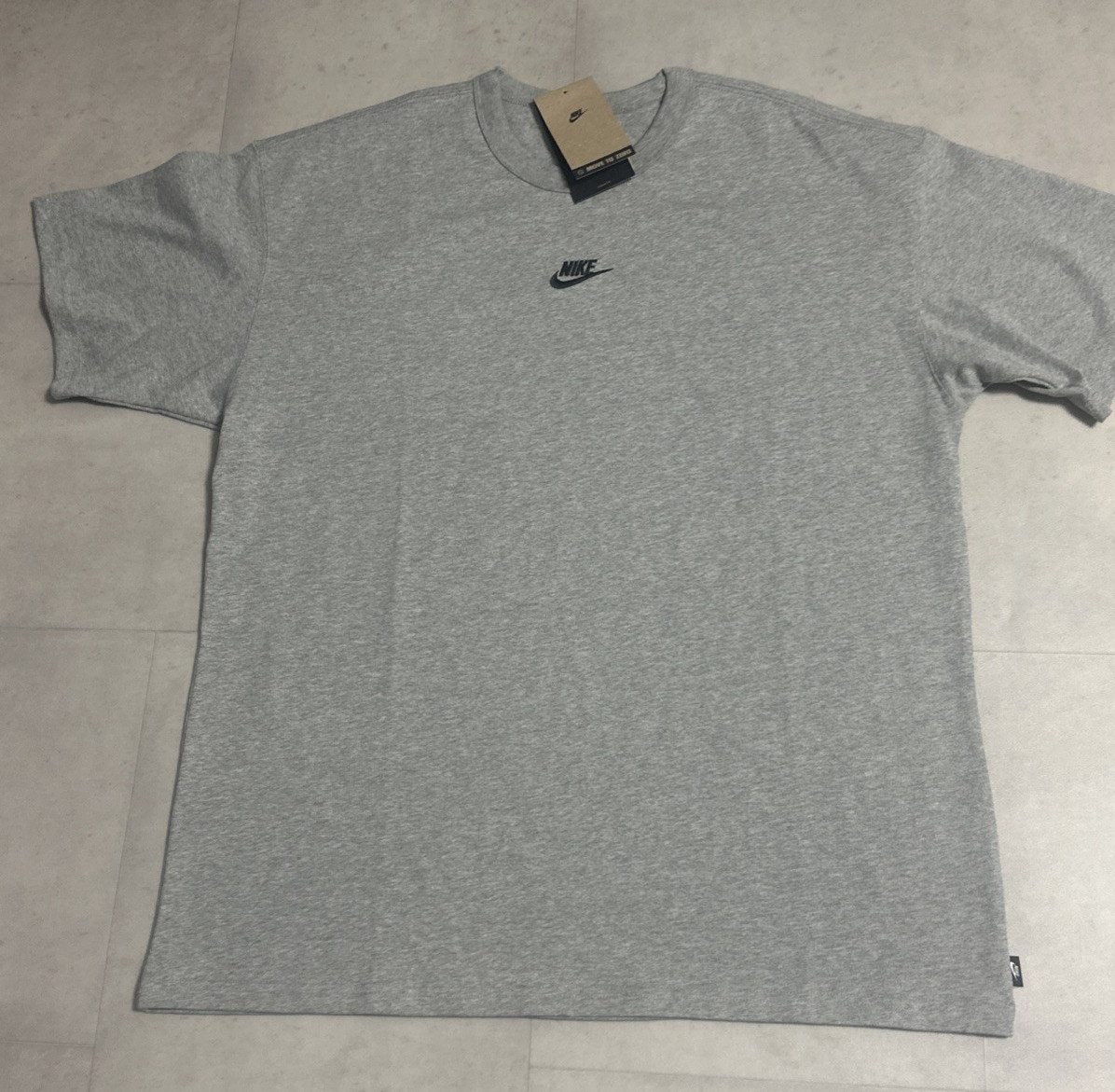 The Nike Tee Men's Embroidered Center Logo Heavy Crewneck T Shirt Gray Size L gallery