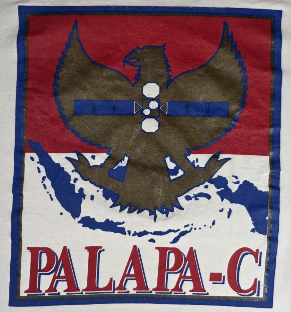 Indonesia Satellite PALAPA Vintage 1990s Single Stitch XL T Shirt gallery
