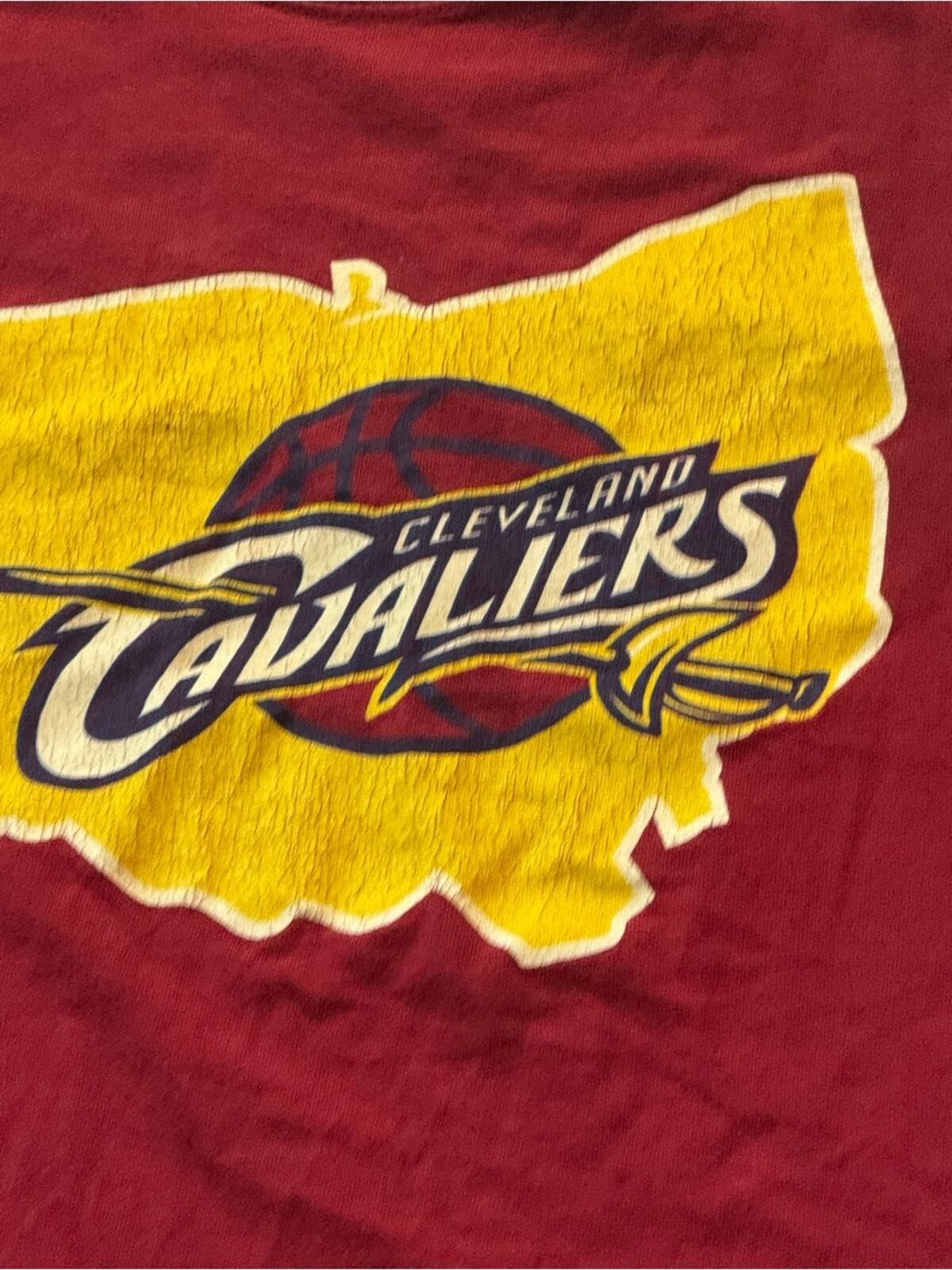 Majestic NBA Collab Cleveland Cavs Logo Tee in Deep Red gallery