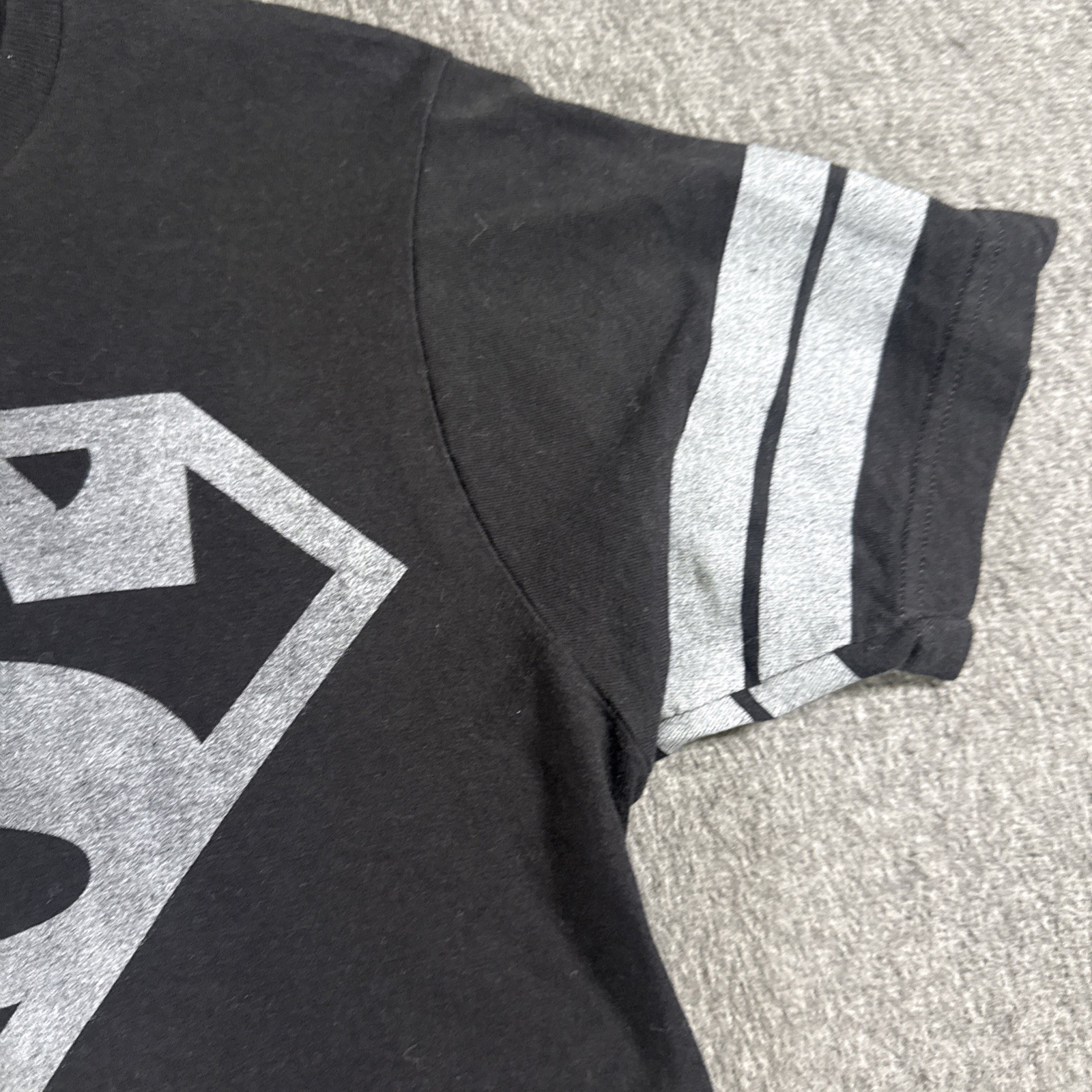 SUPERMAN ORIGINAL LOGO Men’s T SHIRT BLACK TEE OFFICIAL ITEM Small gallery