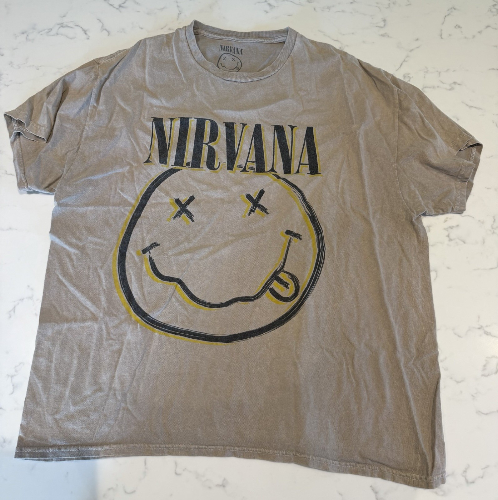 Nirvana Graphic T-Shirt Smiley Face Band Tee Distressed Gray CL