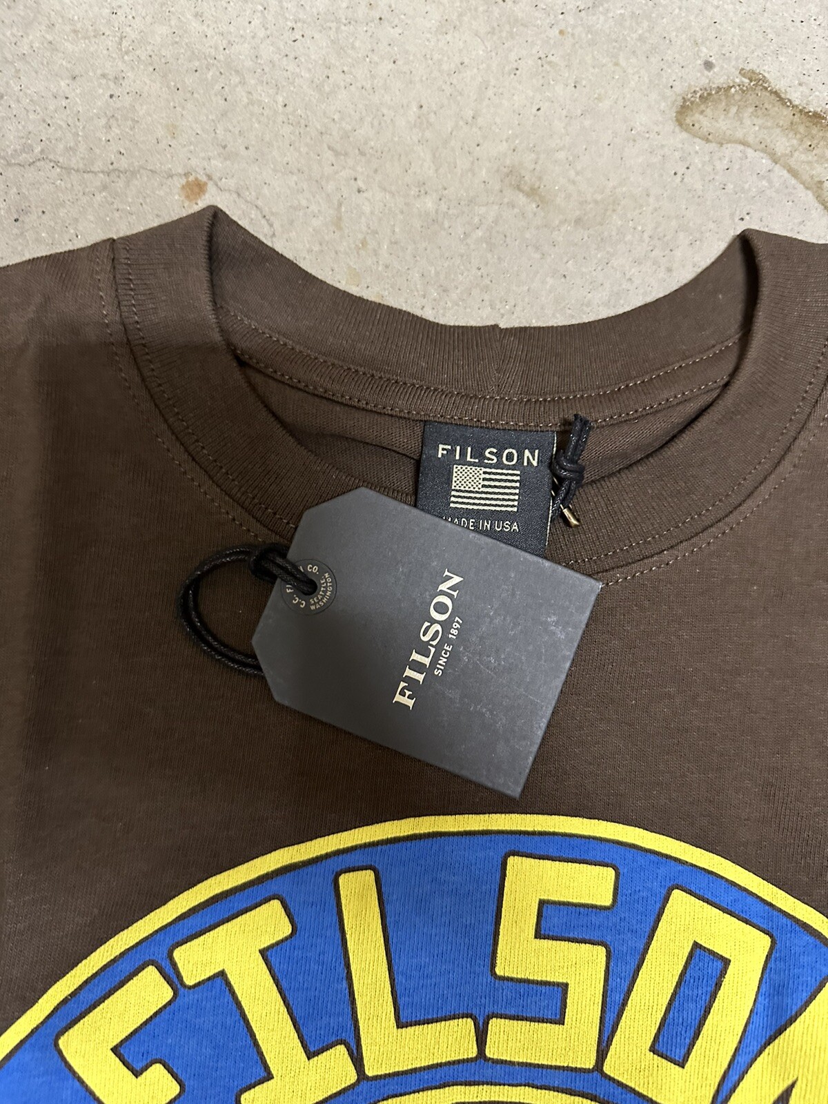 NWT Filson Pioneer Graphic T Shirt Brown God Bless Our Dogs Brown Blue Outdoors gallery