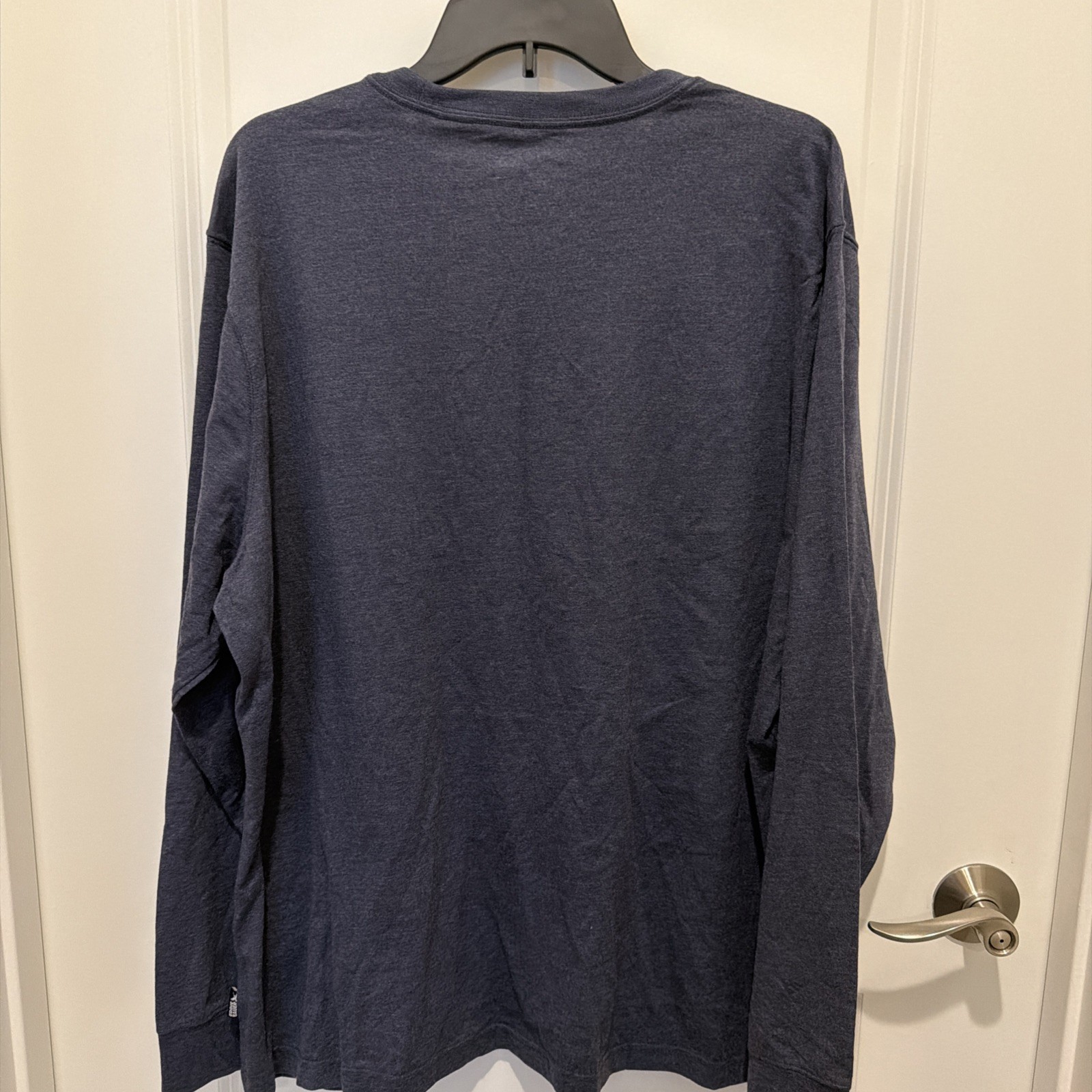 Eddie Bauer Men’s Blue Long Sleeve XL Tshirt NWT gallery