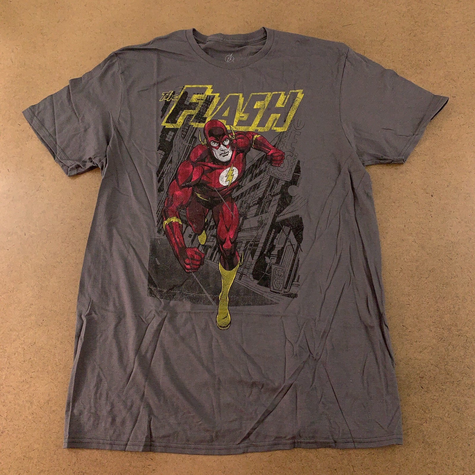 DC Comics The Flash Men's Size Large Charcoal Gray Graphic Short Sleeve T-Shirt gallery