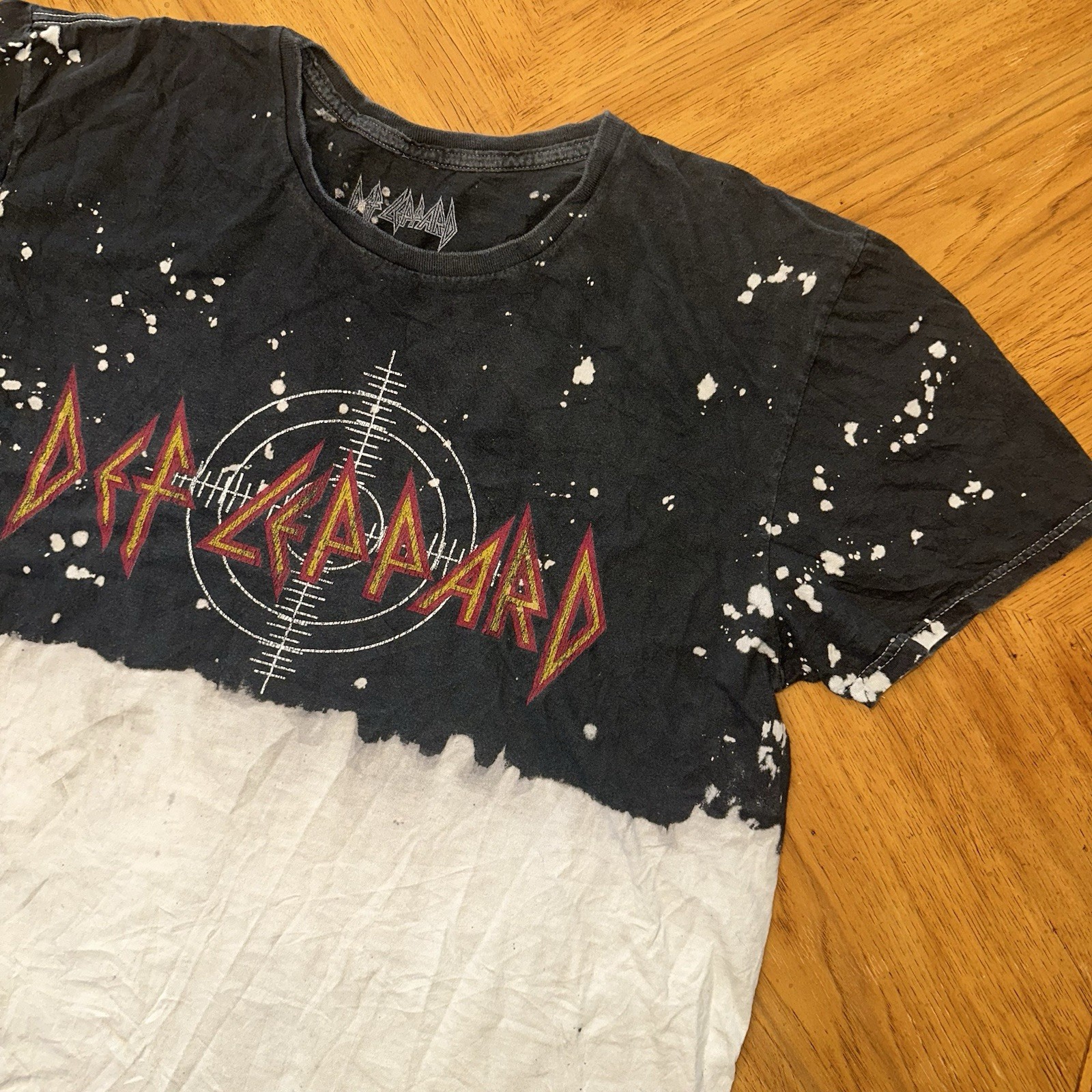 Def Leppard Tshirt Size Large Black White 2-Tone Colorblock Band Tee Rock gallery