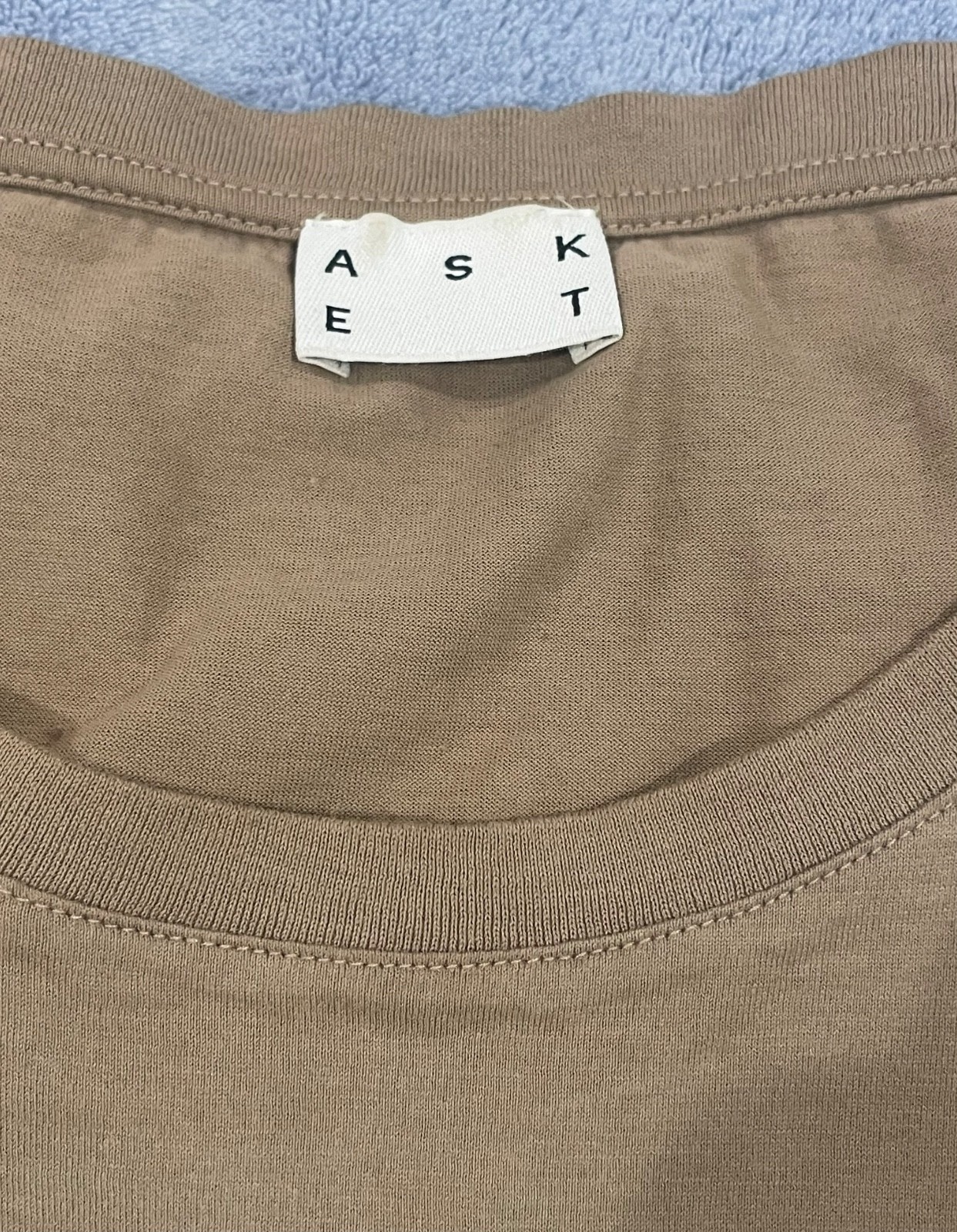 ASKET Lightweight T-Shirt Men’s Medium Taupe – SUPIMA Cotton – Excellent Conditi gallery