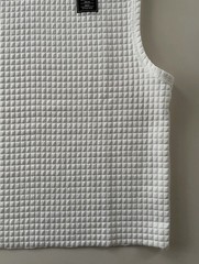Men’s White Size L Quilted Textured Cut Off Crop Crewneck Sleeveless Muscle Tee