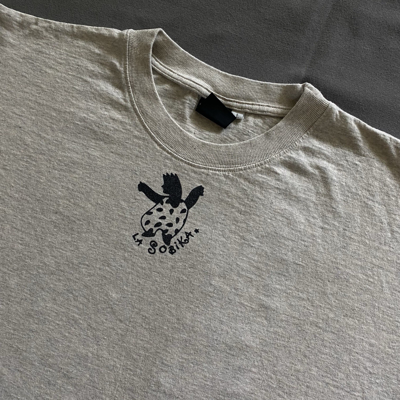 Vintage 1990s La Sobika T Shirt Mens L Gray Mora Mora Madagascar Holidays 90s gallery