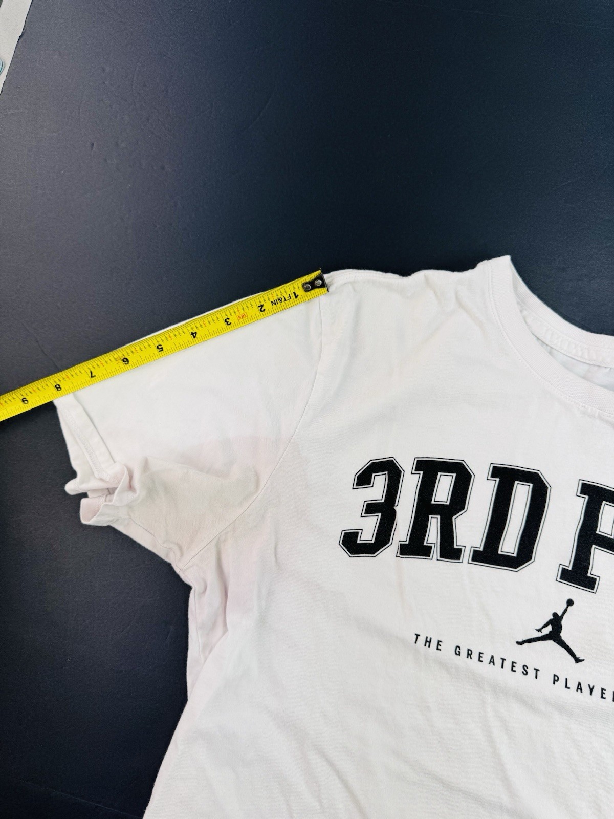 Nike Air Jordan T-Shirt Graphic Print Mens Size Large White Red 3rd Pick Hole gallery